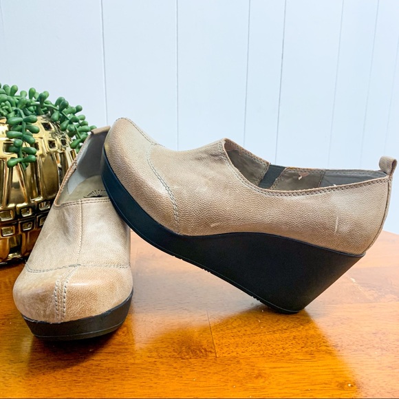 **SOLD** OTBT Washougal Leather Platform Wedge - Picture 2 of 8